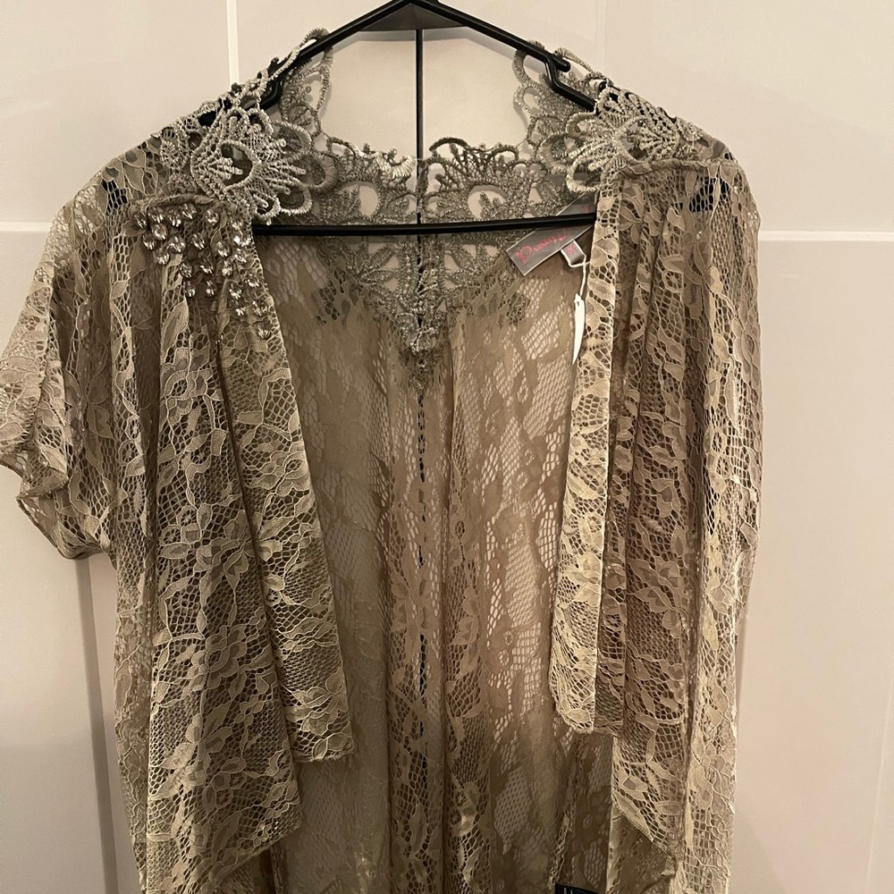 Pretty Angel Lace Vest